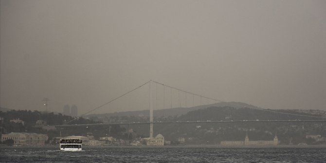 İstanbul Boğazı gemi trafiğine kapatıldı