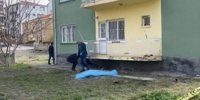İki katlı binanın bahçesinde ölü bulundu