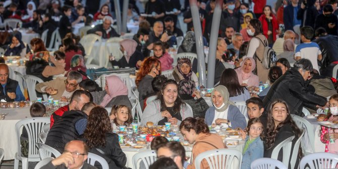 Yenimahalle'de 2 bin kişi Ata’da iftar yaptı 