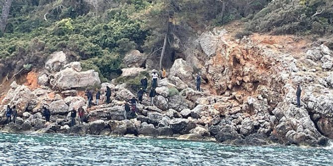 Kuşadası’nda 31 kaçak göçmen kurtarıldı, 5 kayıp göçmenden 1’inin cesedi bulundu