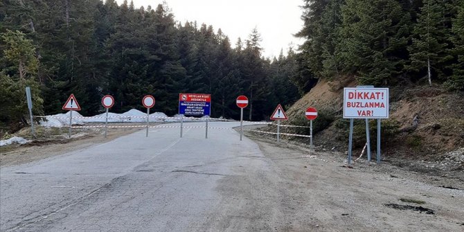 Abant-Taşkesti kara yolu heyelan riski nedeniyle ulaşıma kapatıldı