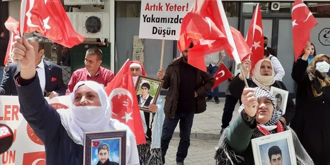 Vanlı aileler HDP İl Başkanlığı önündeki eylemlerini sürdürdü