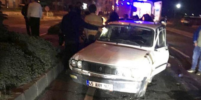 Kamyon ile otomobile çarpıştı: 4 yaralı