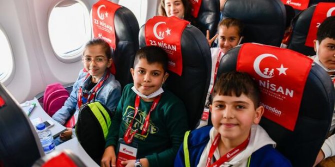 İlk defa uçağa binen öğrencilerin Çanakkale heyecanı
