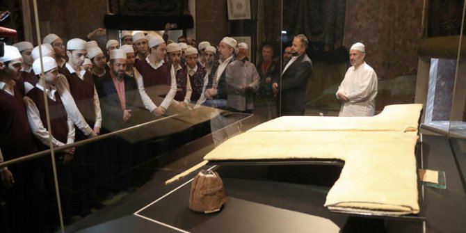 Hırka-i Şerif 2 yıl aradan sonra ziyarete açıldı 