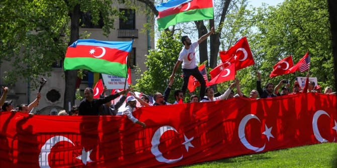 Washington'da buluşan Türklerden şehit diplomatlara anma, Ermeni iddialarına tepki
