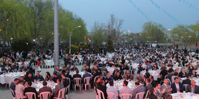 Ankara’daki bütün ülkücüler iftarda buluştu