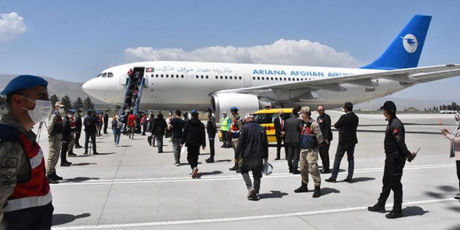 227 kaçak göçmen daha ülkesine gönderildi