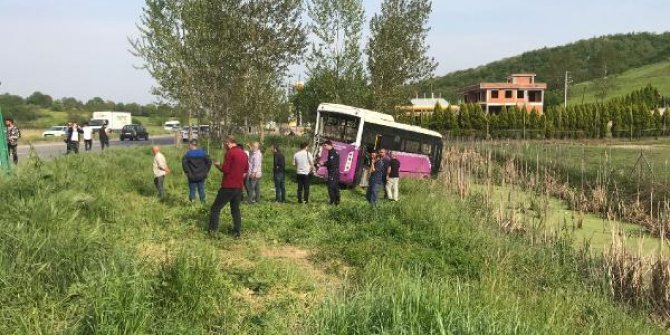 Kamyon, özel halk otobüsüne çarptı: 9 yaralı