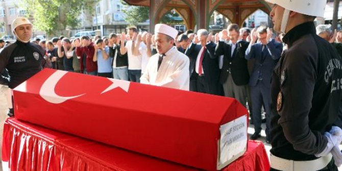 Kalp krizinden ölen polis memuru, Tokat'ta toprağa verildi