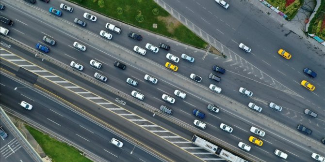 Motorlu kara taşıtları 2020'de 300,6 milyar kilometre yol katetti