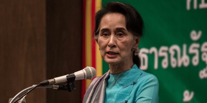Myanmar'da askeri mahkeme devrik lider Suu Çii'yi 5 yıl hapis cezasına çarptırdı