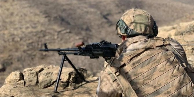 Türk Silahlı Kuvvetlerinin 'Pençe'si terör yuvalarını dağıtıyor