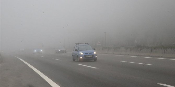 Bolu Dağı'nda sis etkili oluyor