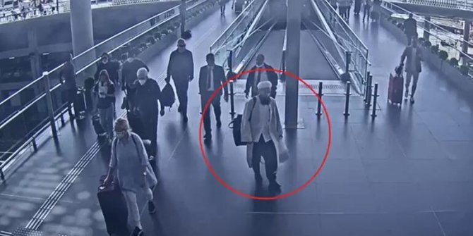 10 yıl sahte kimlikle dolaşan cezaevi firarisi İstanbul Havalimanı'nda yakalandı