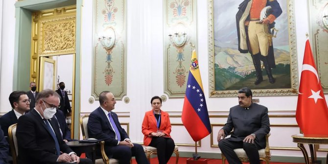 Çavuşoğlu Maduro'yla görüştü: 1,5 milyar dolar açıklaması