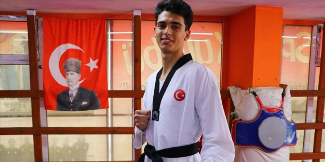 Milli tekvandocu Ozan Toytoğlu madalya hedefiyle olimpiyatlara hazırlanıyor