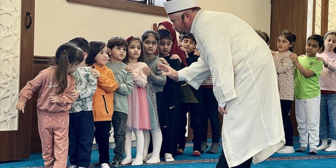 Çocuklara camiyi sevdirmeyi amaçlayan "Teravih Treni" oyunu dünyayı dolaşıyor