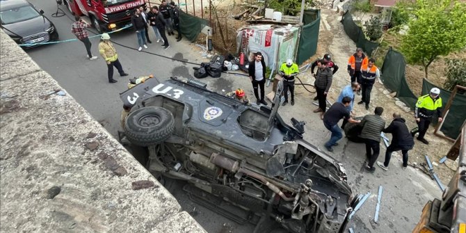 Sarıyer'de zırhlı polis aracının devrilmesi sonucu 2 polis yaralandı
