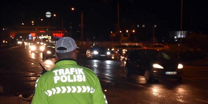 'Kilit kavşak' Kırıkkale'de bayram tatilinden dönüş yoğunluğu başladı