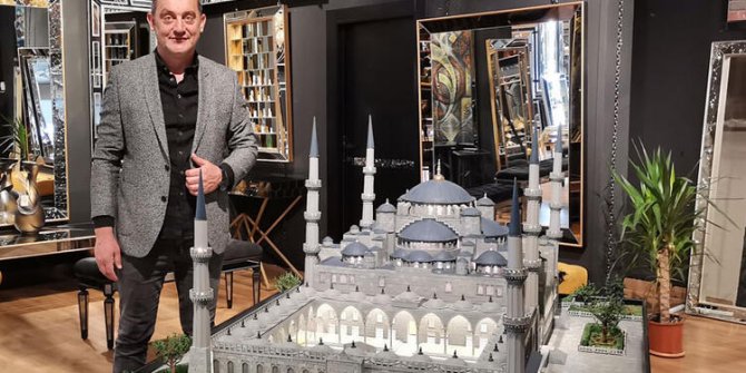 7 bin ahşap parçayla Sultanahmet Camisi'nin maketini yaptı