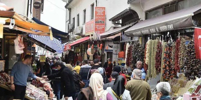 Ankara, iki yıl aradan sonra maskesiz, mesafesiz bir bayram geçirdi