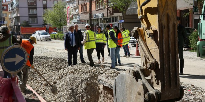 ASKİ, Hürriyet Caddesi'nde yaşanan su taşkınları için harekete geçti