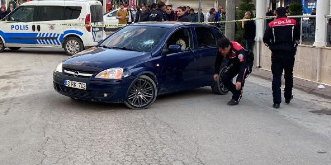 Kaza sonrası kendisine tepki gösterenlere palayla saldırıp, ateş açtı; 2 yaralı