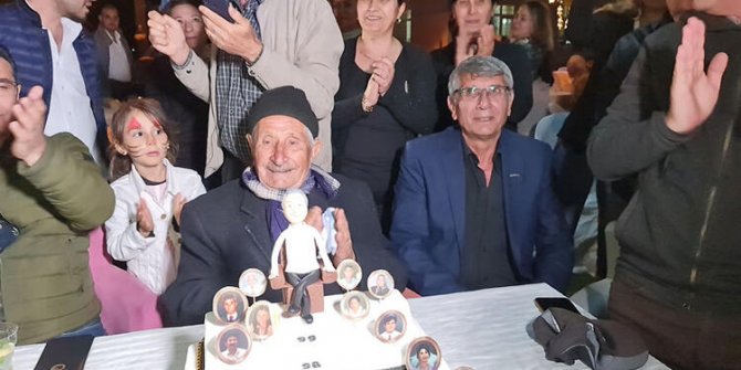 100'üncü yaşını, torunlarının konseriyle kutladı