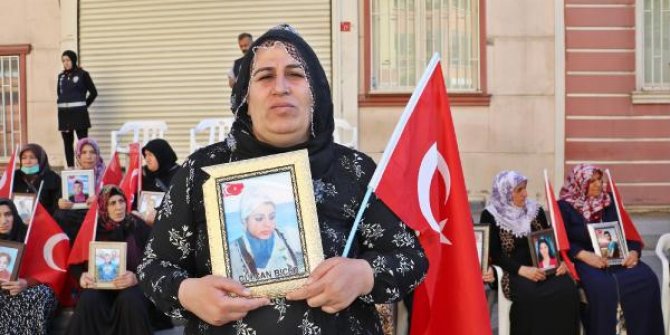 Anneler Günü'ne de evlat nöbetinde girdiler