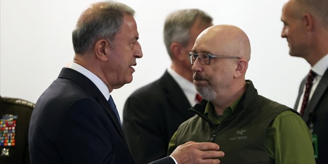 Milli Savunma Bakanı Akar, Ukrayna Savunma Bakanı Reznikov ile telefonda görüştü