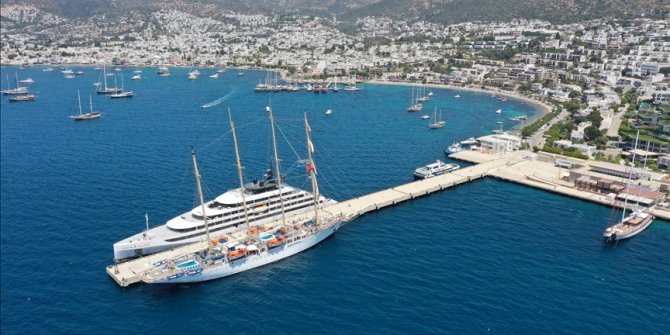 Malta ve Bahamalar bandıralı 2 kruvaziyer Bodrum'a yanaştı