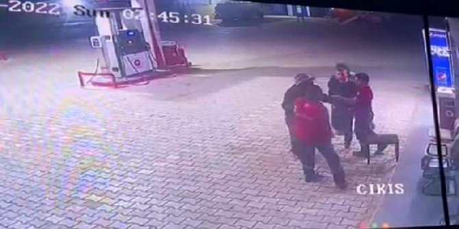 Petrol istasyonunda silahlı gasp kamerada