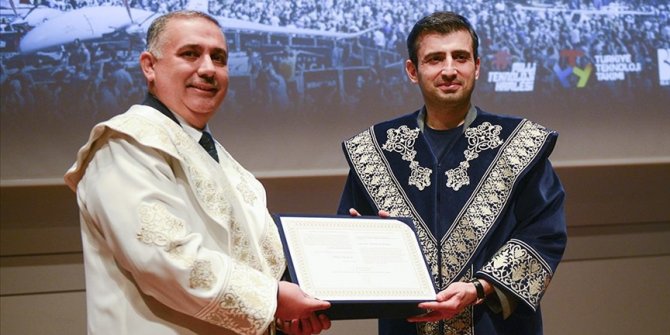 İstanbul Teknik Üniversitesinden Selçuk Bayraktar'a fahri doktora unvanı