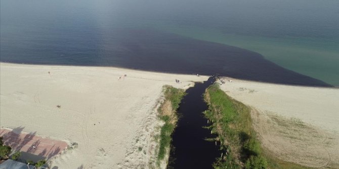 Tekirdağ'da Kınıklı Deresi'nin rengi değişti