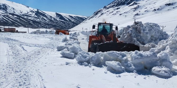 Ovit Dağı Geçidi'nin 6 aydır kapalı olan kısmının açılması için çalışma yapılıyor