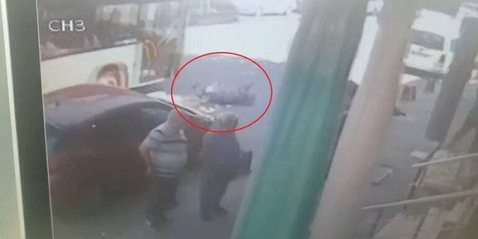 Bağcılar'da İETT otobüsünün kadına çarptığı kaza kamerada