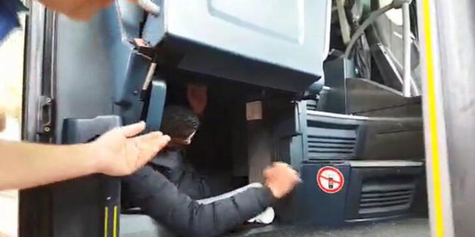 Otobüsün 1 metrekarelik dolabından 3 kaçak göçmen çıktı