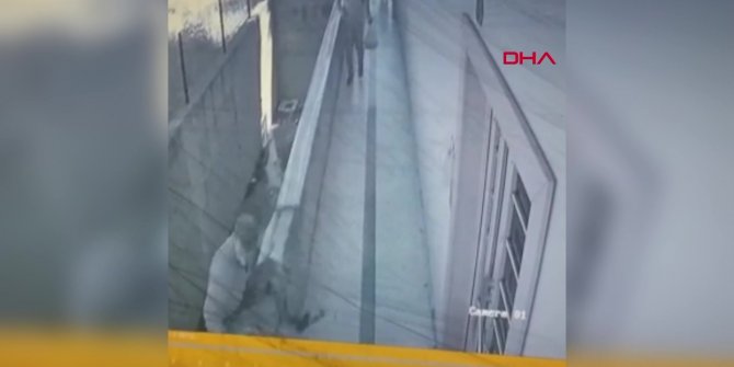 Oturduğu mermer kırılınca 3 metreden düşüp öldü