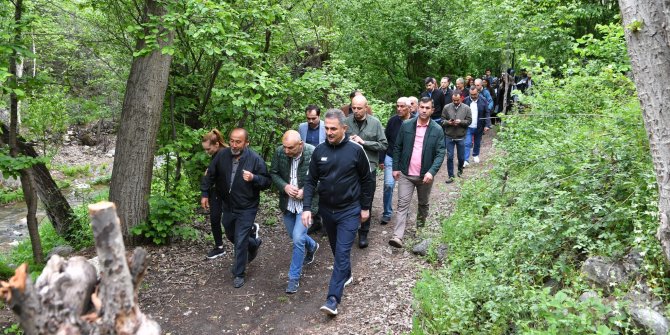 Başkan Köse ve Gazi Üniversitesi’nden öğrencileri Kıbrıs Kanyonu’nda doğayla buluştu