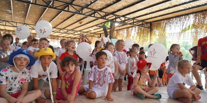 Ukraynalı savaş mağduru çocuklar Antalya'daki etkinliklerde eğlendi