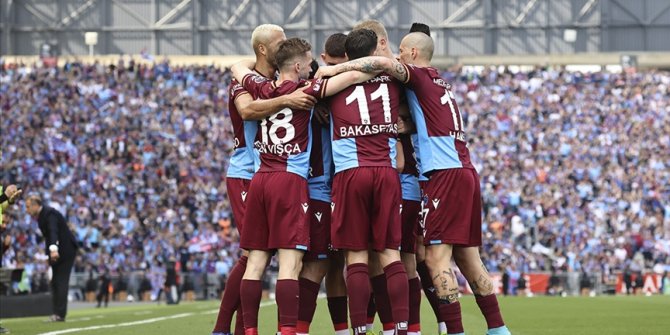 Şampiyon Trabzonspor, sezonu Medipol Başakşehir deplasmanında tamamlıyor