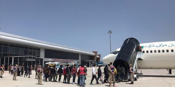 Yılbaşından bu yana 28 bin 581 düzensiz göçmen sınır dışı edildi