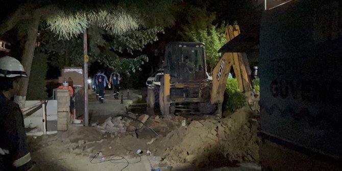 Kadıköy'de İSKİ'nin çalışmasında elektrik ve doğal gaz hattı zarar gördü