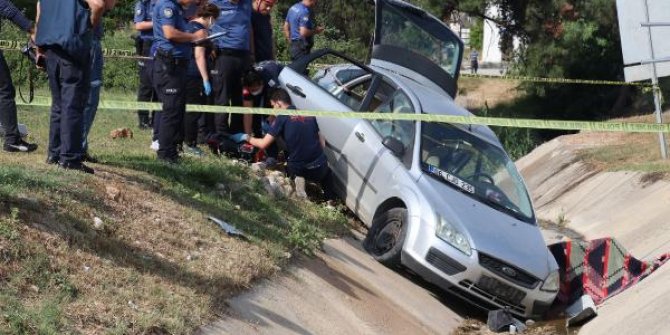 Otomobil direğe çarptı; Derya öğretmen ile kızı öldü, oğlu yaralı