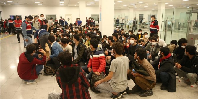 Kocaeli'de yakalanan düzensiz göçmenler sınır dışı edildi