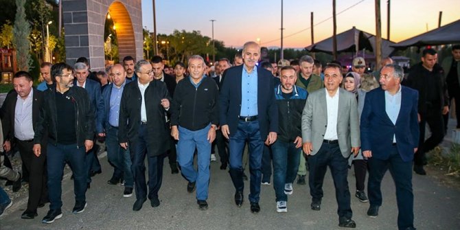 AK Partili Kurtulmuş, Diyarbakır'da 'Fetih Yürüyüşü'ne katıldı