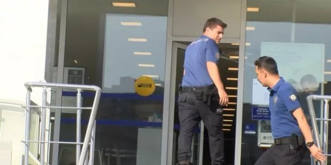 İstanbul'da silahlı banka soygunu: 80 bin dolar çalıp kaçtılar