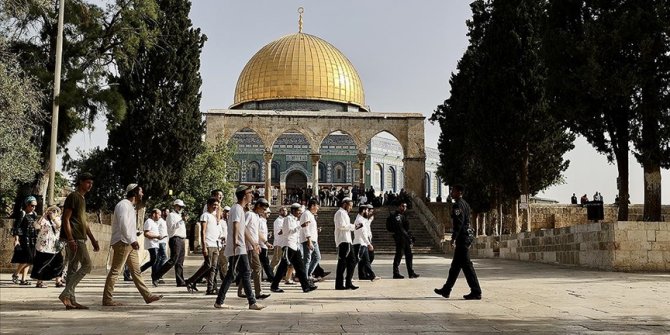İsrailli aşırı sağcı milletvekili Ben-Gvir, polis eşliğinde Mescid-i Aksa'ya baskın düzenledi