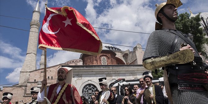 İstanbul'u fetih coşkusu sardı